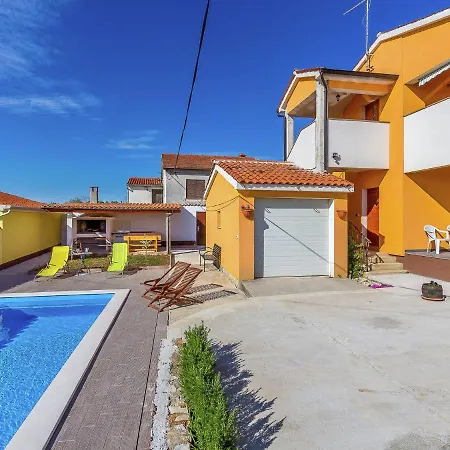 Feriehus In With Private Pool