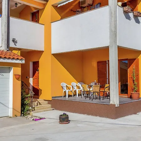 Σπίτι διακοπών In With Private Pool